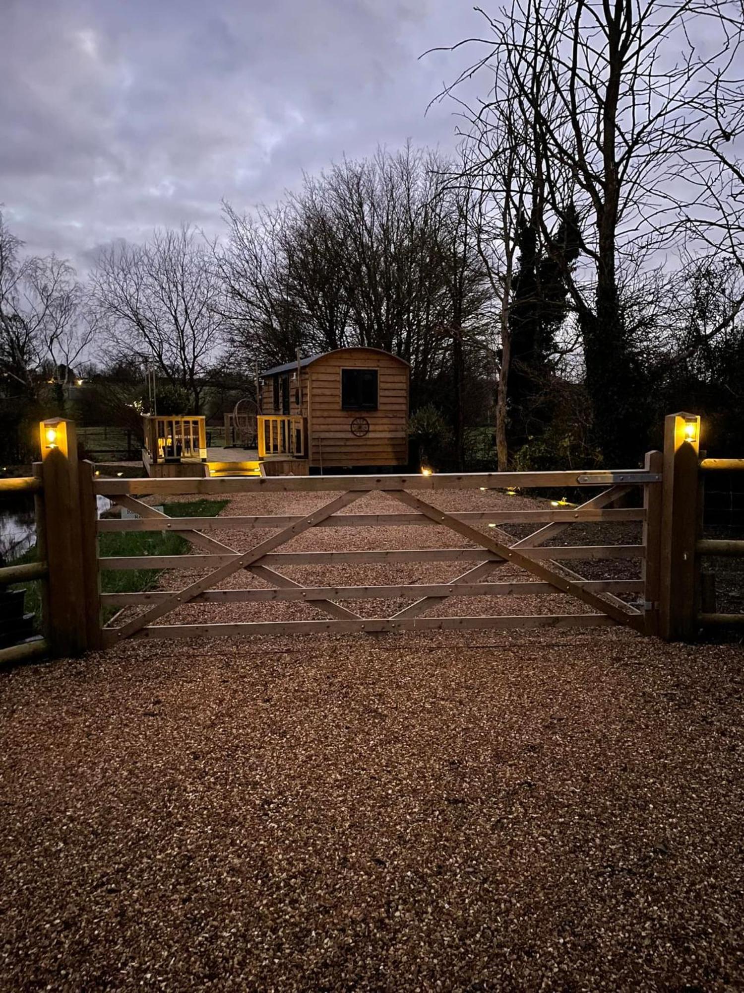 Rusty Duck Retreat Shepherds Hut Shedfield Εξωτερικό φωτογραφία